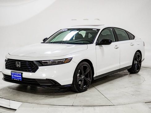 Used 2024 Honda Accord Sport image 3