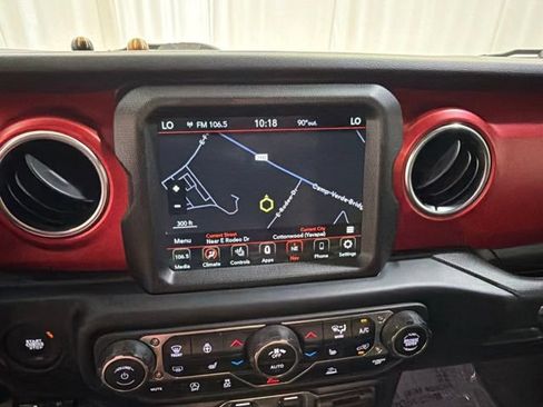 Used 2022 Jeep Gladiator Rubicon w/ Cold Weather Group AWD/4WD image 18