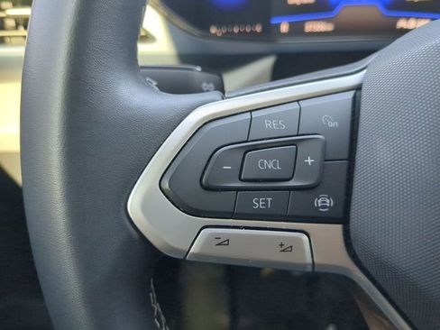 Used 2022 Volkswagen Taos SE image 21