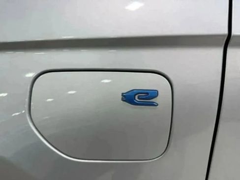 Used 2022 Jeep Grand Cherokee Summit AWD/4WD image 46