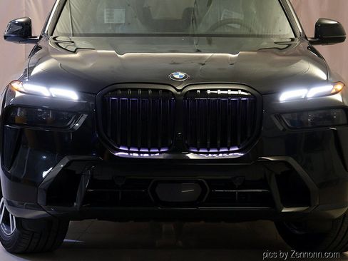 Used 2027 BMW X7 xDrive40i w/ M Sport Package AWD/4WD image 6