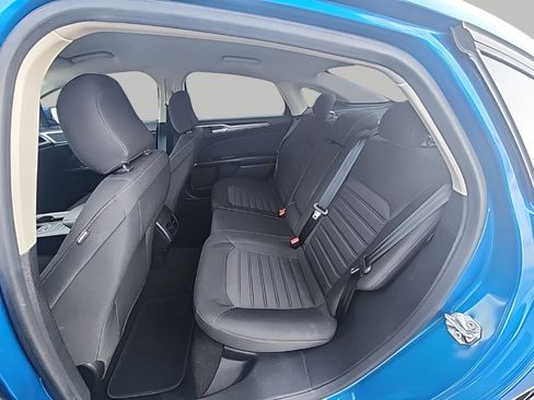 Used 2020 Ford Fusion SE image 11