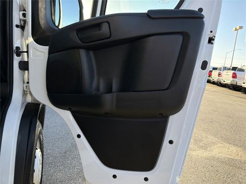 Used 2023 RAM ProMaster 2500 image 12