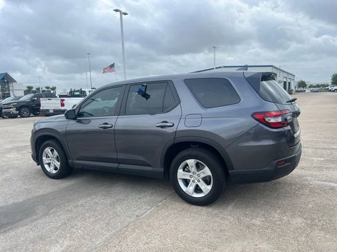 Used 2023 Honda Pilot LX image 8