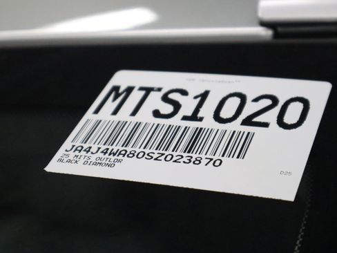 New 2025 Mitsubishi Outlander AWD image 38