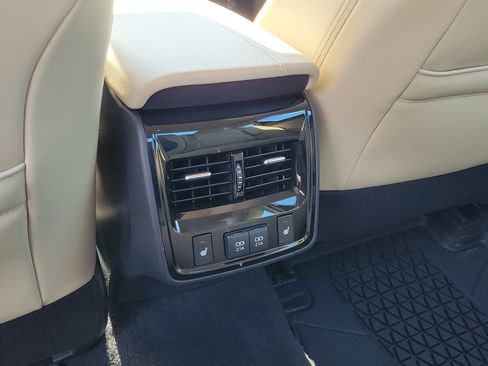 Used 2019 Toyota Avalon Limited w/ Advanced Safety Package FWD image 14