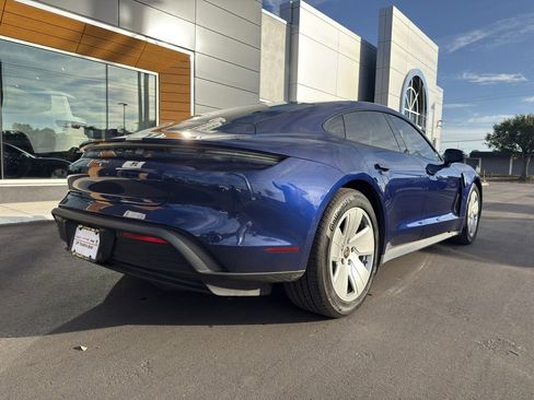 Used 2022 Porsche Taycan image 6