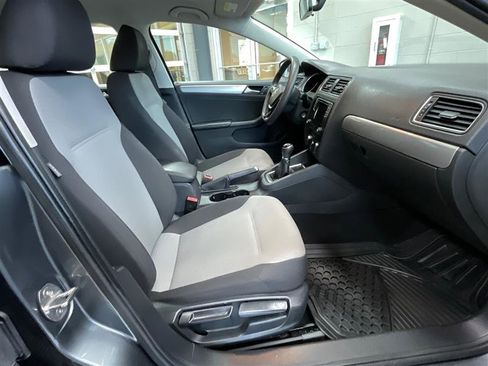 Used 2017 Volkswagen Jetta S image 18