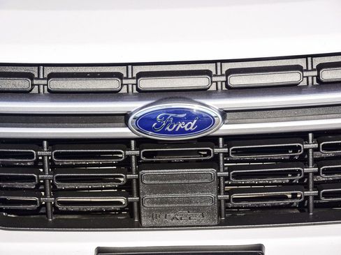 Used 2023 Ford Maverick Lariat image 11