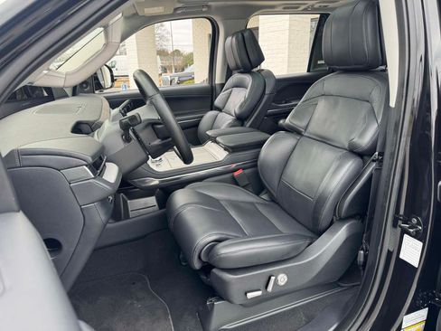 Used 2025 Lincoln Navigator Reserve AWD/4WD image 11