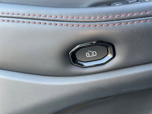 Used 2025 Jeep Wagoneer Launch Edition w/ Trailer Tow Group image 40