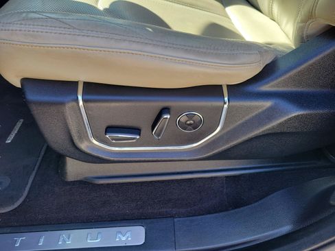 Used 2019 Ford Expedition Platinum RWD image 27