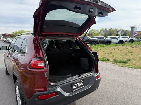 Used 2018 Jeep Cherokee Latitude image 13