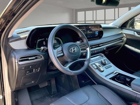 Used 2025 Hyundai Palisade SEL FWD image 17
