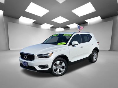 Used 2022 Volvo XC40 T5 Momentum