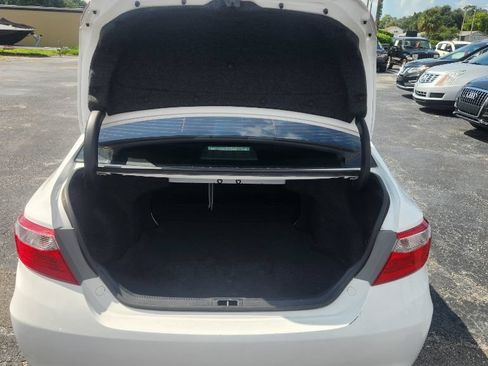 Used 2017 Toyota Camry SE FWD image 12