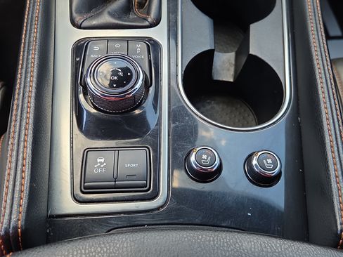 Used 2020 Nissan Maxima SR w/ Sport Mat Group FWD image 18