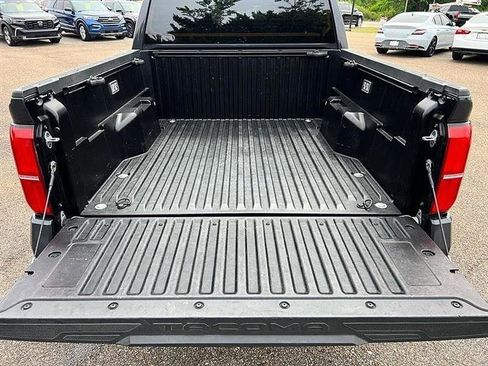 Used 2024 Toyota Tacoma TRD Sport image 41