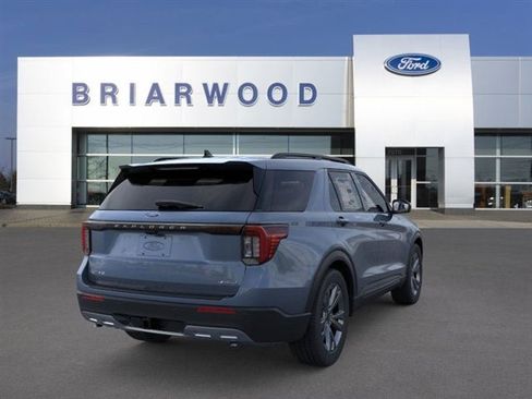 New 2026 Ford Explorer Active w/ Active Comfort Package AWD/4WD image 8