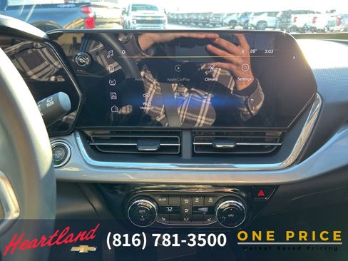 Used 2024 Chevrolet Trax LT w/ Driver Confidence Package image 27