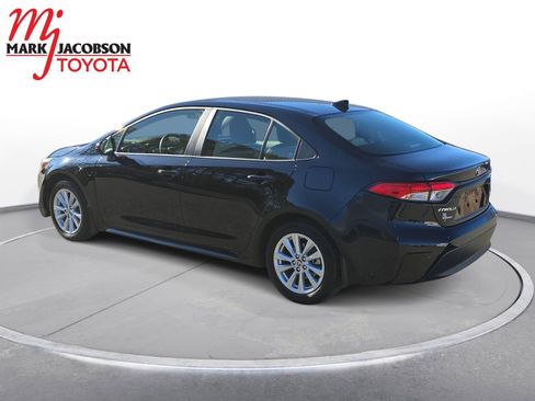 Used 2024 Toyota Corolla LE image 13
