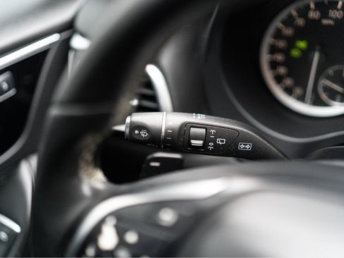 Used 2019 INFINITI QX30 AWD image 24