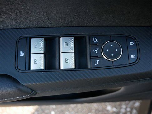 Used 2025 Mitsubishi Outlander SE image 18