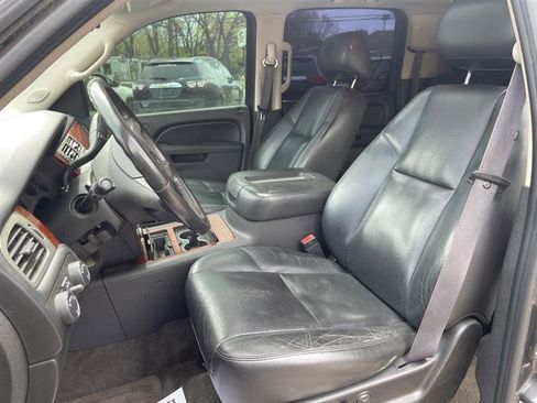 Used 2011 Chevrolet Suburban LTZ AWD/4WD image 12