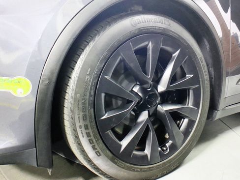 Used 2023 Tesla Model X image 17