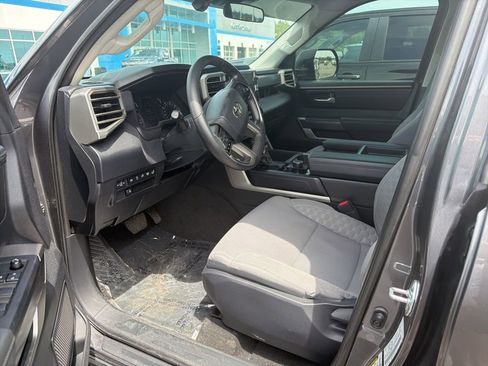 Used 2022 Toyota Tundra SR5 w/ Convenience Package image 3