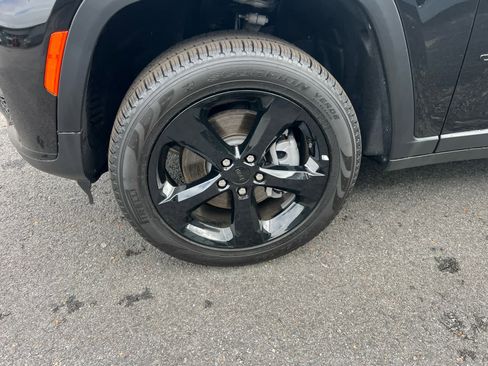 New 2025 Jeep Grand Cherokee L Limited w/ Black Appearance Package image 5