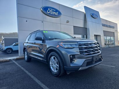 Used 2025 Ford Explorer Active w/ Active Comfort Package