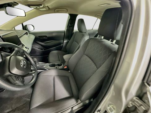 Used 2025 Toyota Corolla LE FWD image 13