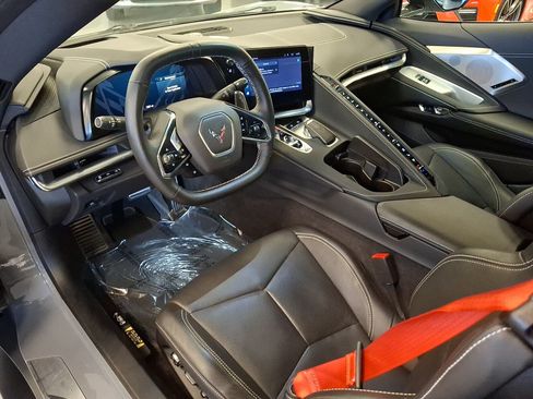Used 2024 Chevrolet Corvette Stingray Preferred Cpe w/ Z51 Performance Package RWD image 11