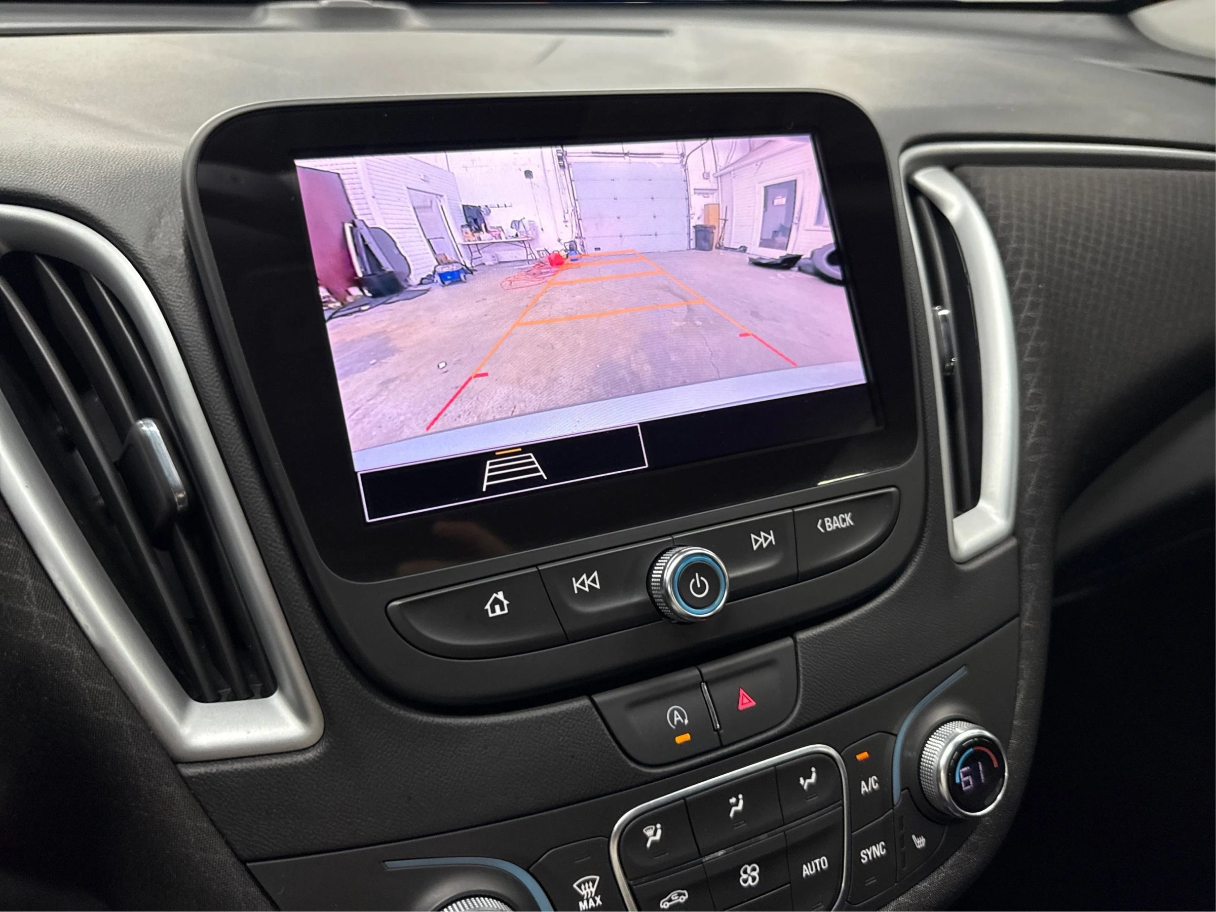 Used 2023 Chevrolet Malibu LT FWD image 16