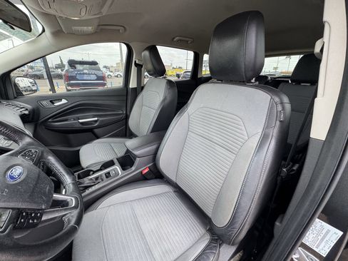 Used 2019 Ford Escape SE FWD image 22