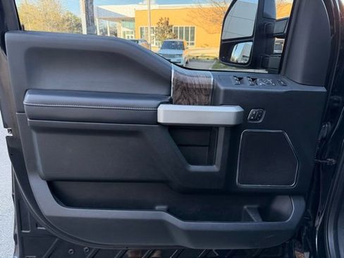 Used 2019 Ford F250 Lariat w/ Lariat Ultimate Package image 15