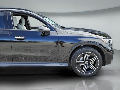 New 2026 Mercedes-Benz GLC 300 image 37