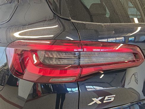 Used 2023 BMW X5 xDrive40i w/ Executive Package image 10