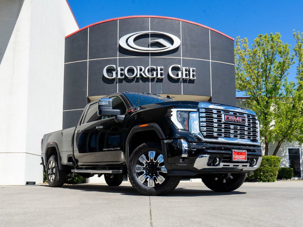 New 2026 GMC Sierra 3500 Denali w/ Denali Reserve Package AWD/4WD image 1