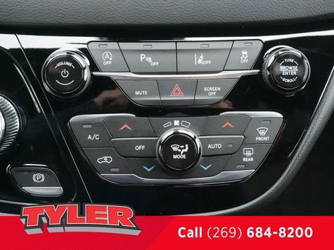 New 2026 Chrysler Voyager LX image 33