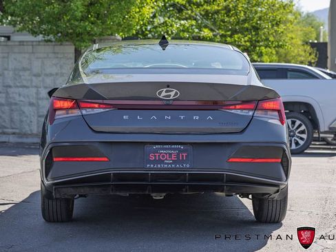 Used 2024 Hyundai Elantra SEL FWD image 13
