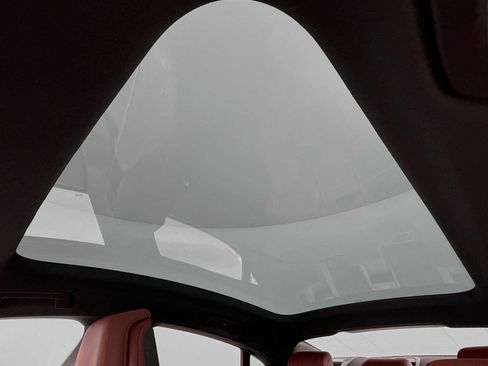 Used 2023 Audi e-tron GT Prestige image 22