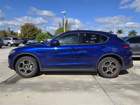 Used 2023 Alfa Romeo Stelvio Sprint image 7