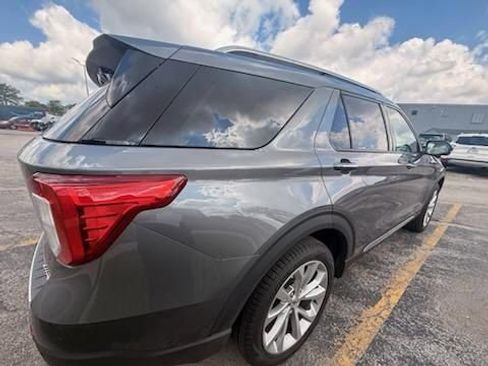 Used 2023 Ford Explorer Platinum w/ Technology Package AWD/4WD image 4