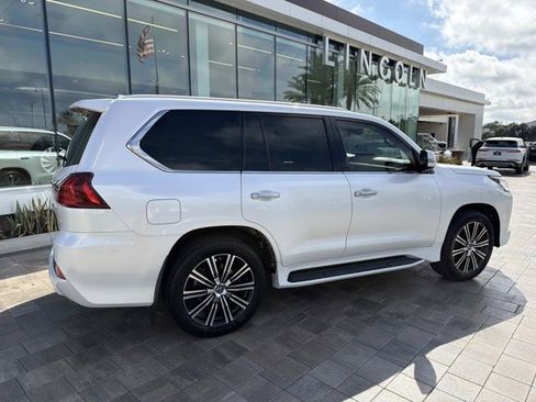 Used 2018 Lexus LX 570 4WD w/ Luxury Package image 2