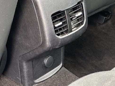 Used 2020 Ford Fusion SE FWD image 11