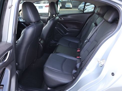 Used 2018 MAZDA MAZDA3 Grand Touring FWD image 12