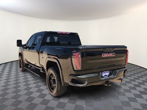Used 2024 GMC Sierra 2500 AT4 w/ AT4 Premium Plus Package AWD/4WD image 3