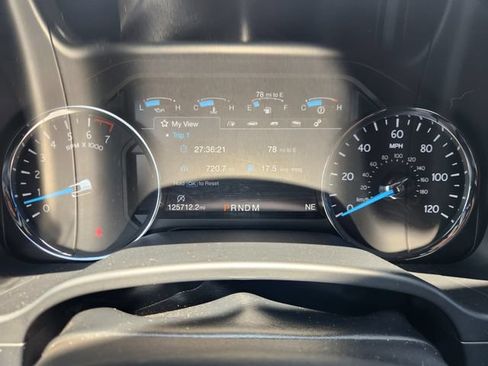 Used 2019 Ford Expedition XLT w/ Equipment Group 202A AWD/4WD image 15